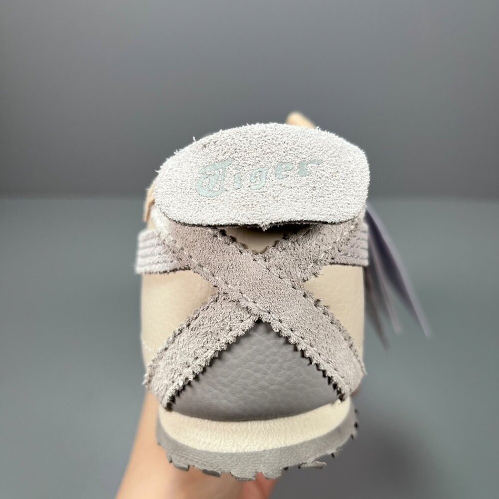 Asics shoes - Picture 7 of 8